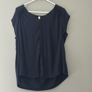 PerSeption concept women’s navy v-neck t-shirt